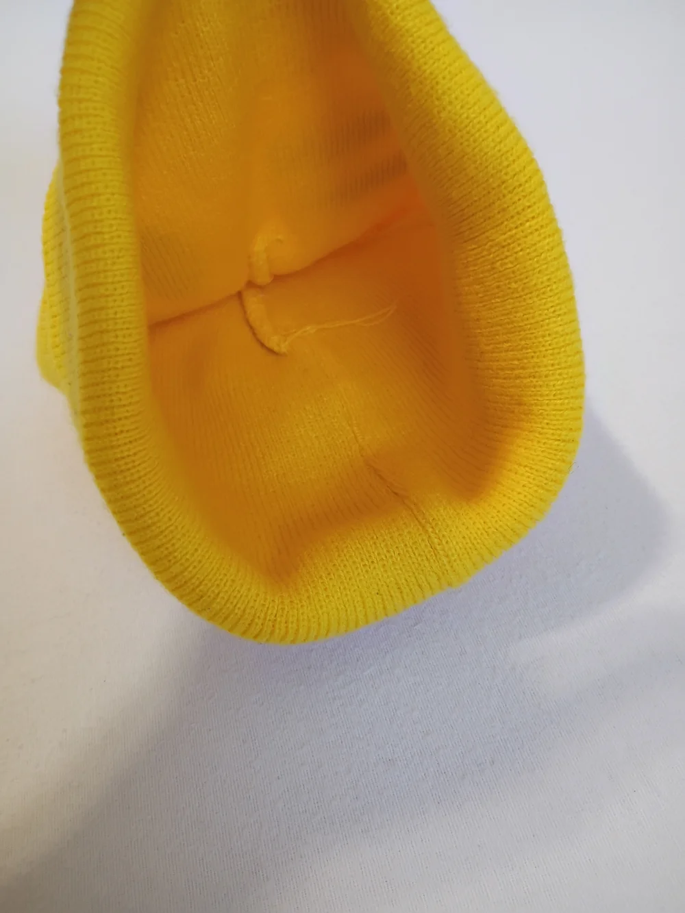 Kissy Face Emoji Yellow Beanie Hat Red Glitter Heart Knit Cap OS